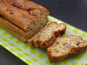 Lire la suite à propos de l’article BANANA BREAD AUX GRAINES DE CHIA