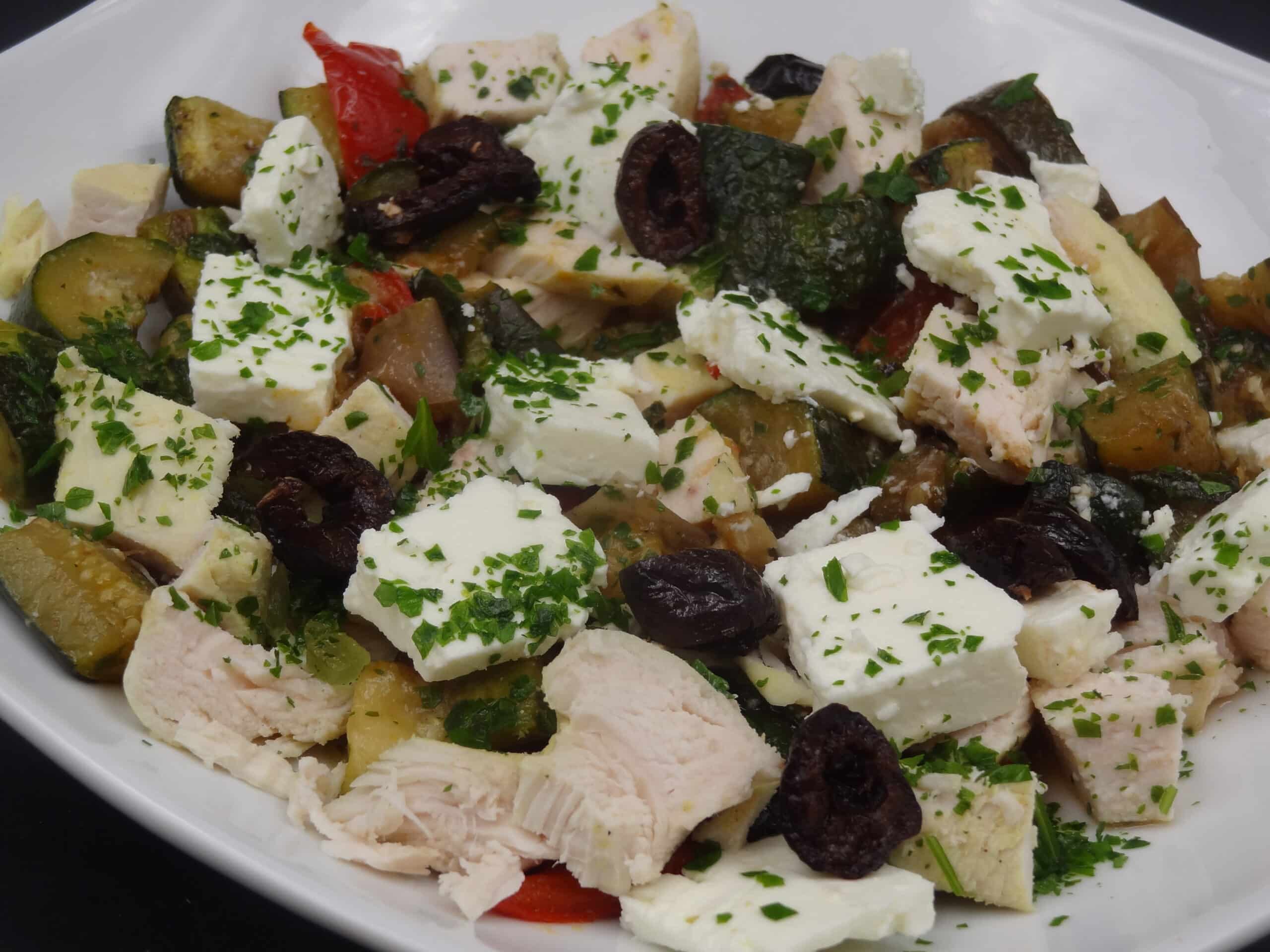 You are currently viewing SALADE POULET RATATOUILLE A LA FETA