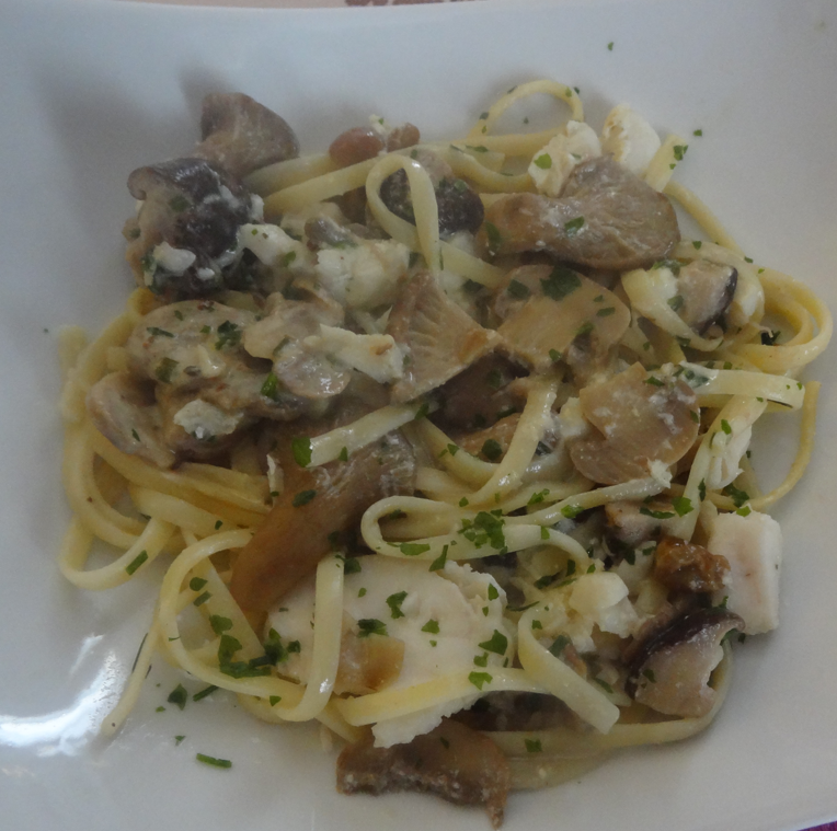 You are currently viewing CABILLAUD AUX LINGUINES ET CHAMPIGNONS