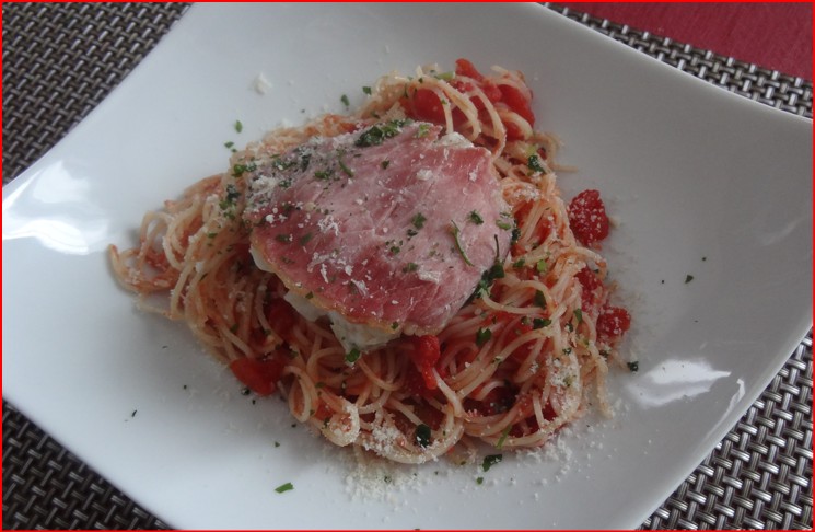 You are currently viewing LOTTE AU BACON SUR LIT DE SPAGHETTIS A LA TOMATE