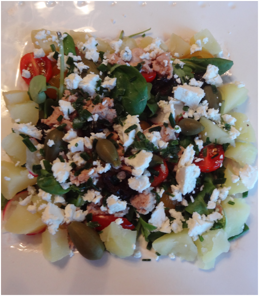You are currently viewing ASSIETTE THON POMMES DE TERRE CRUDITÉS A LA FETA