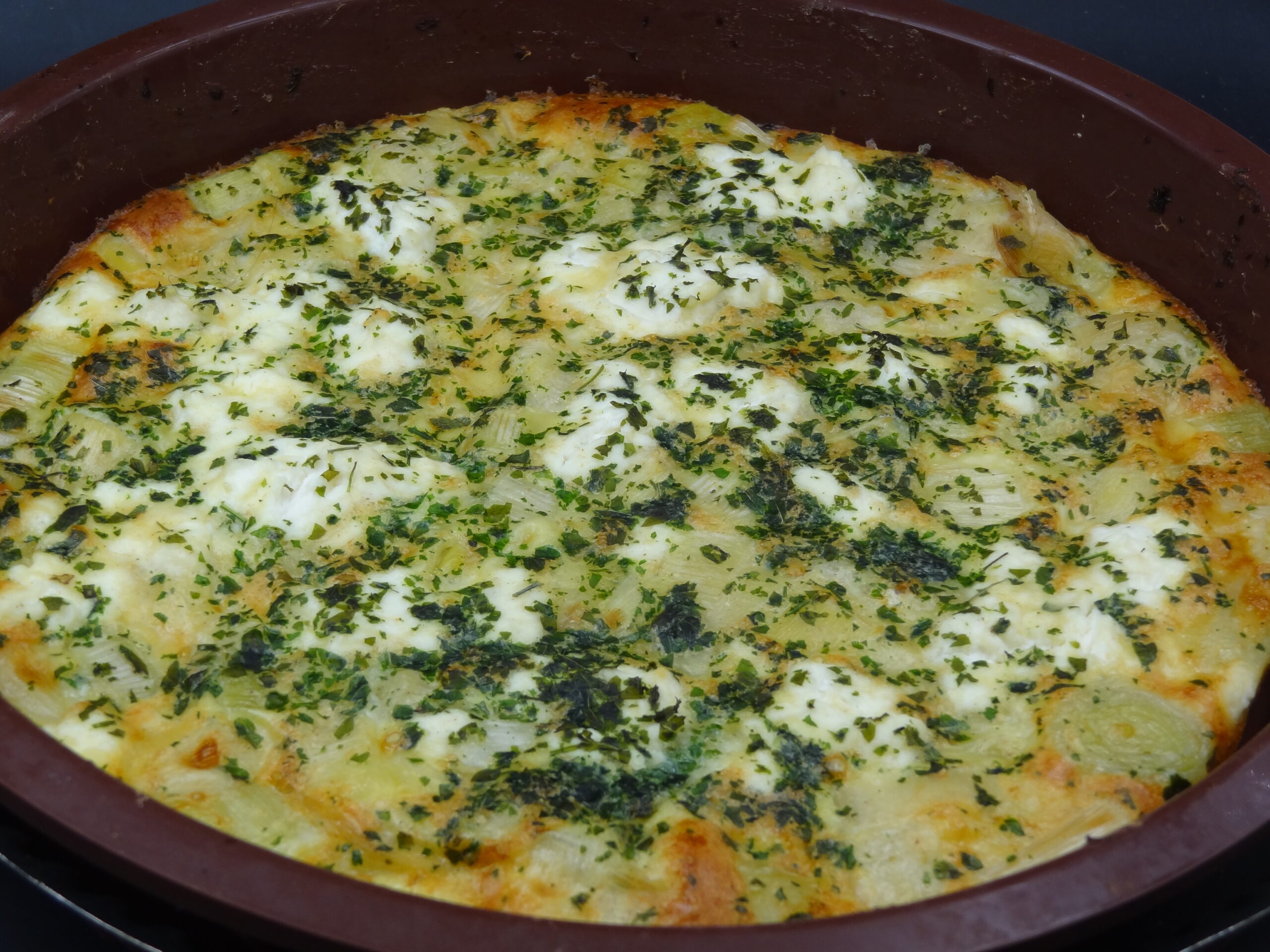 Lire la suite à propos de l’article TARTE SANS PÂTE POIREAUX RICOTTA