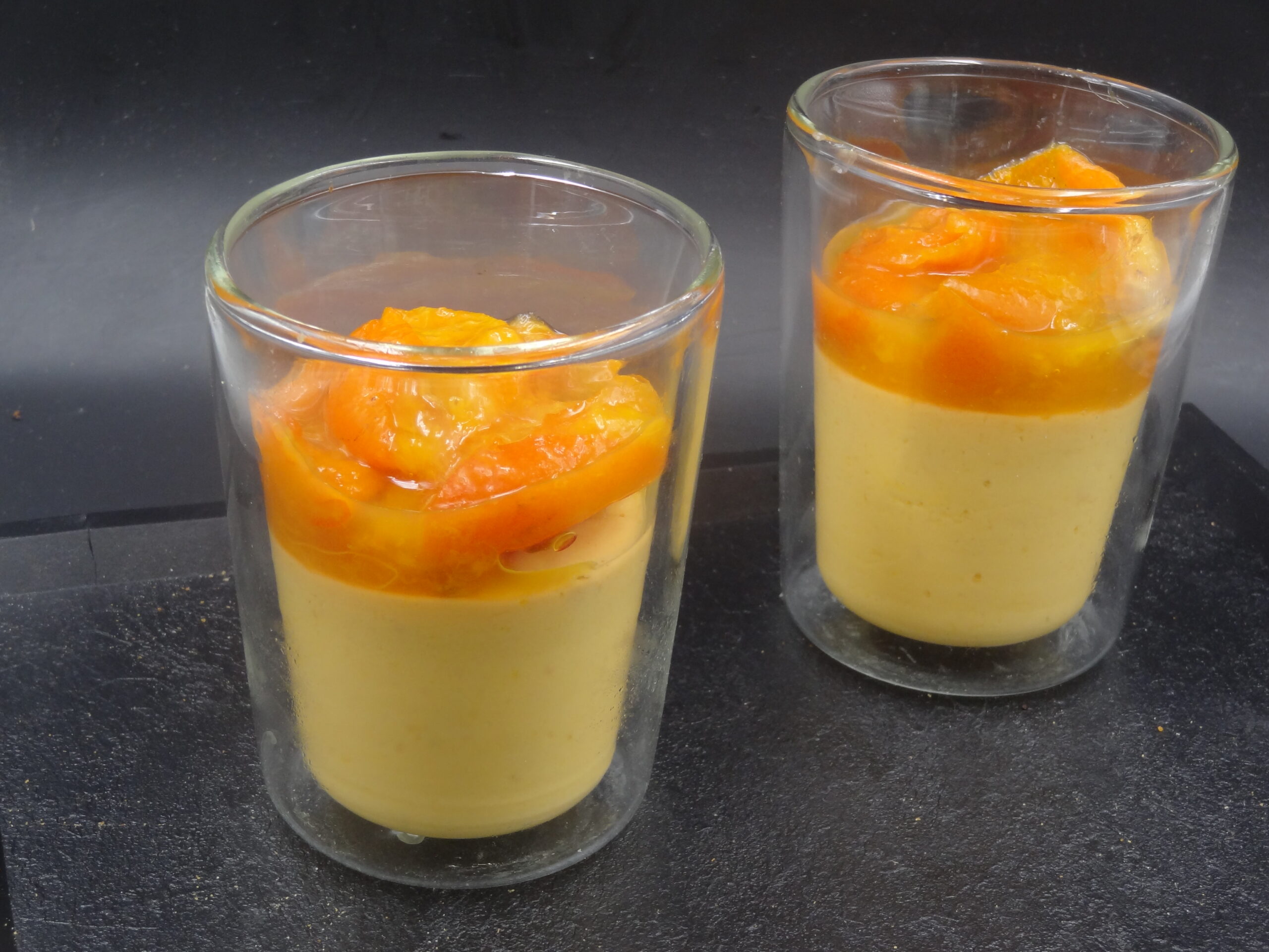 Lire la suite à propos de l’article MOUSSE DE MANGUE AUX KUMQUATS CONFITS