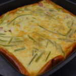 QUICHE SANS PÂTE AU JAMBON ET ASPERGES SAUVAGES