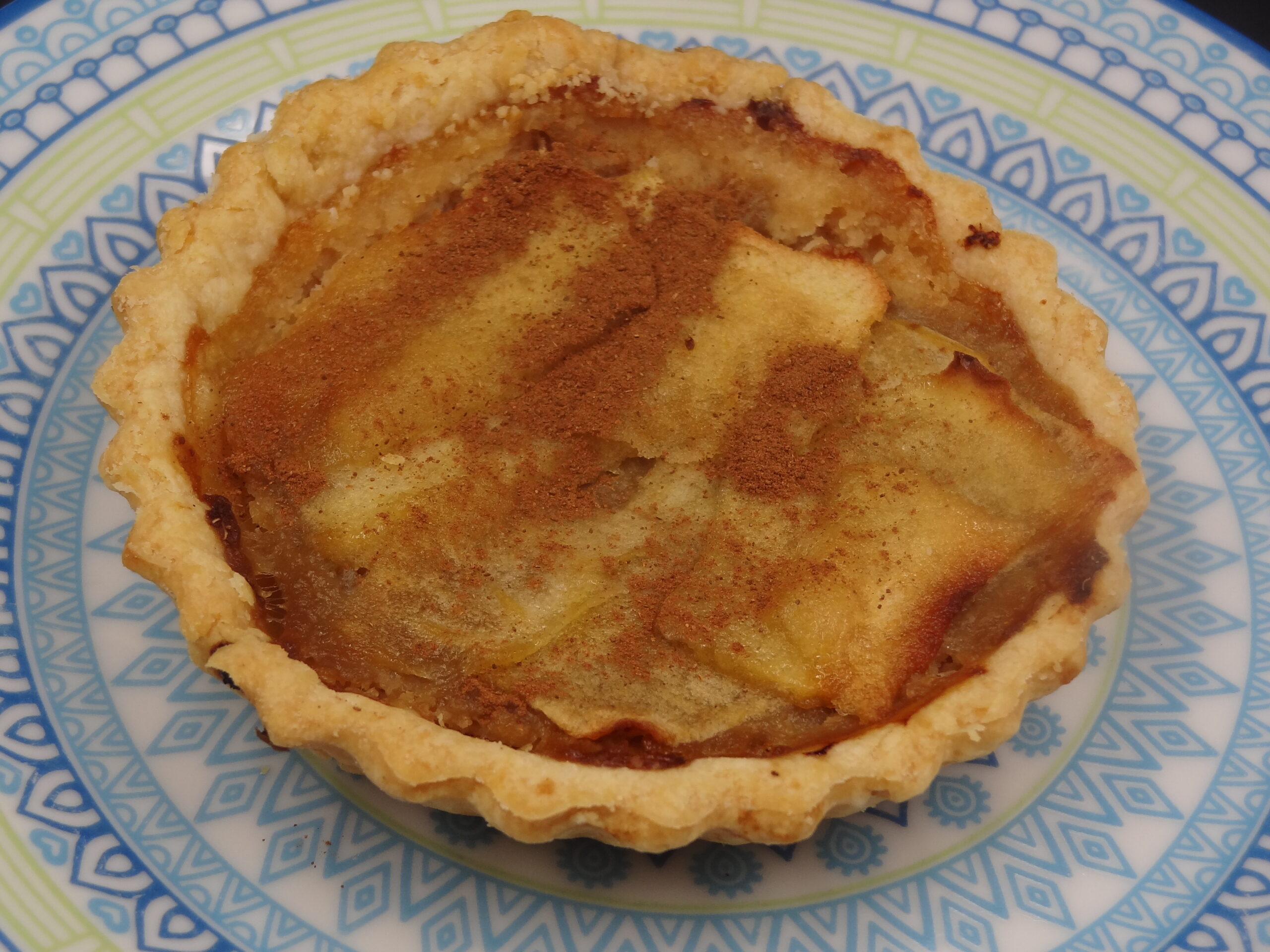 Lire la suite à propos de l’article TARTELETTES POMME RHUBARBE A LA CANNELLE